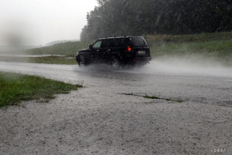 Pozor: Na východe Slovenska hrozia povodne, tvoriť sa môžu aj snehové jazyky