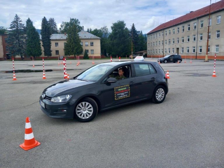 Vojenská autoškola v Martine slávi úspech: Vycvičila nových vodičov