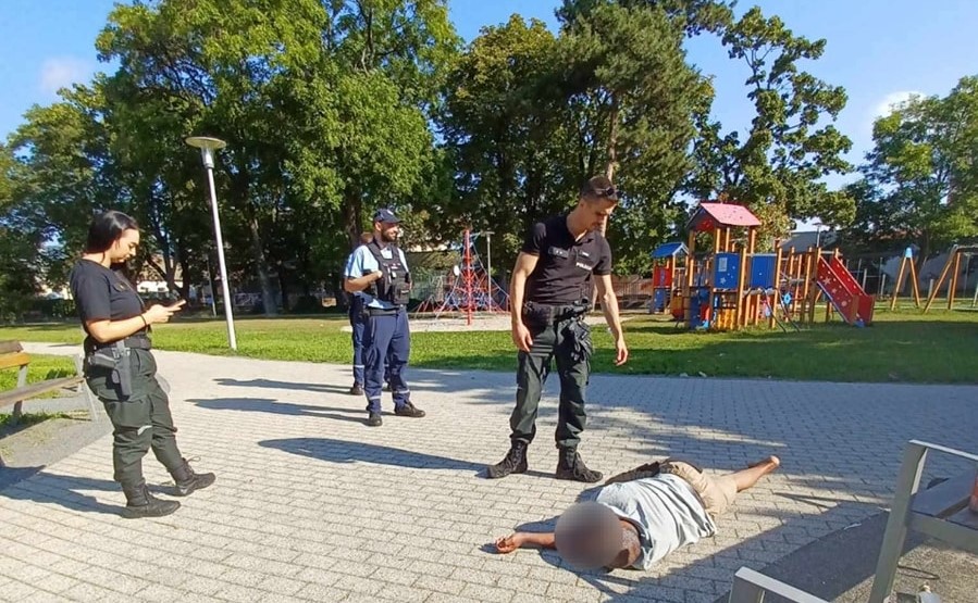 Opitého muža, ktorý s okolím nekomunikoval, zachránili