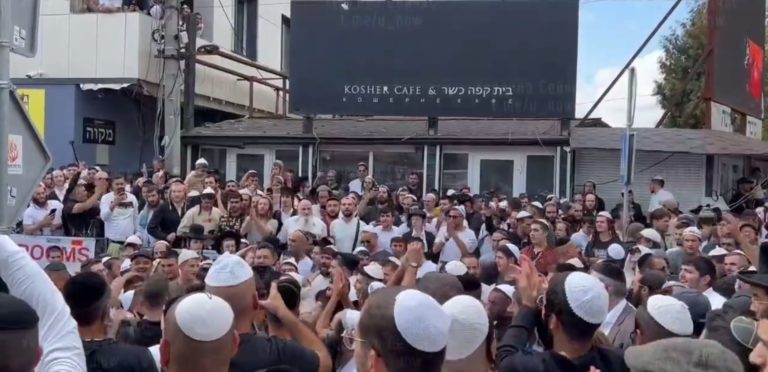 V ukrajinskom meste Umaň sa zhromaždili desaťtisíce židovských pútnikov