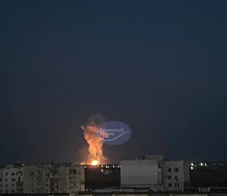 Na anektovanom Kryme došlo k mohutným explóziám po útoku dronov