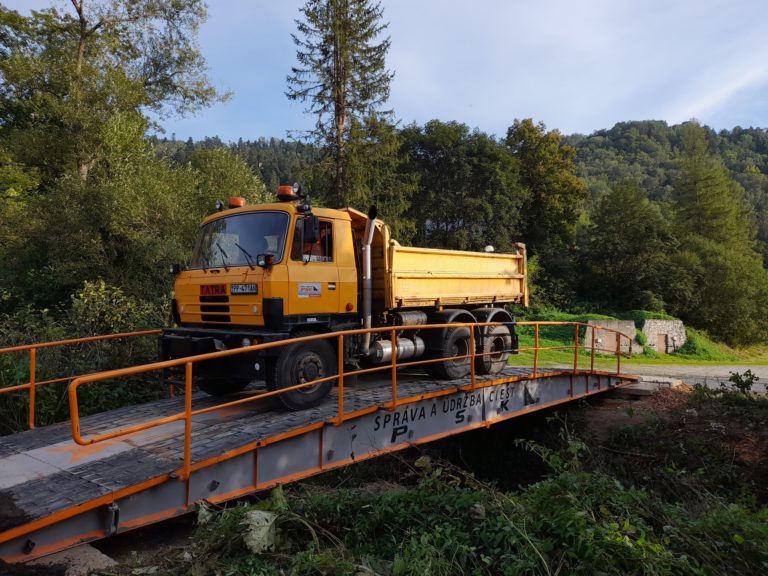Dočasný pontónový most v Levočskej Doline. Foto: FB/Mesto Levoča