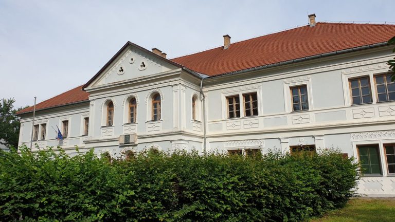 Výstava predstaví premenu Prvého slovenského gymnázia v Revúcej
