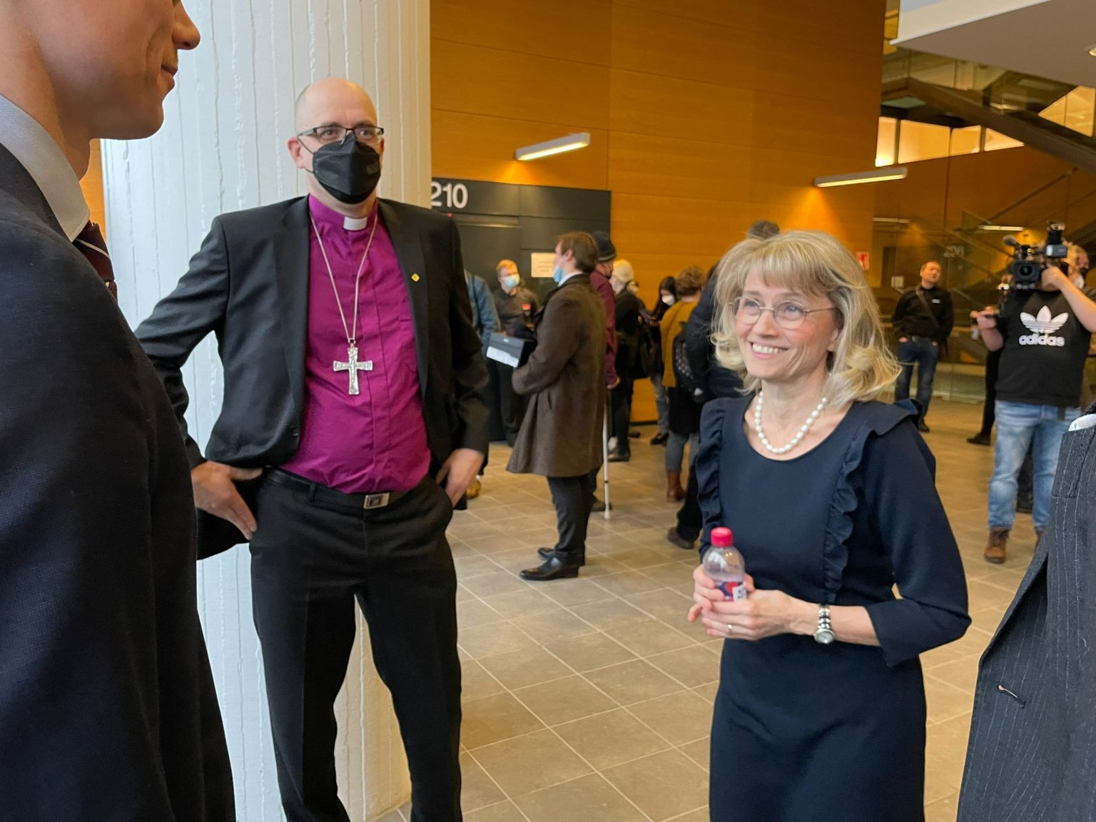 Biskup Juhana Pohjola a fínska politička Päivi Räsänen. Zdroj: Adfinternational.org