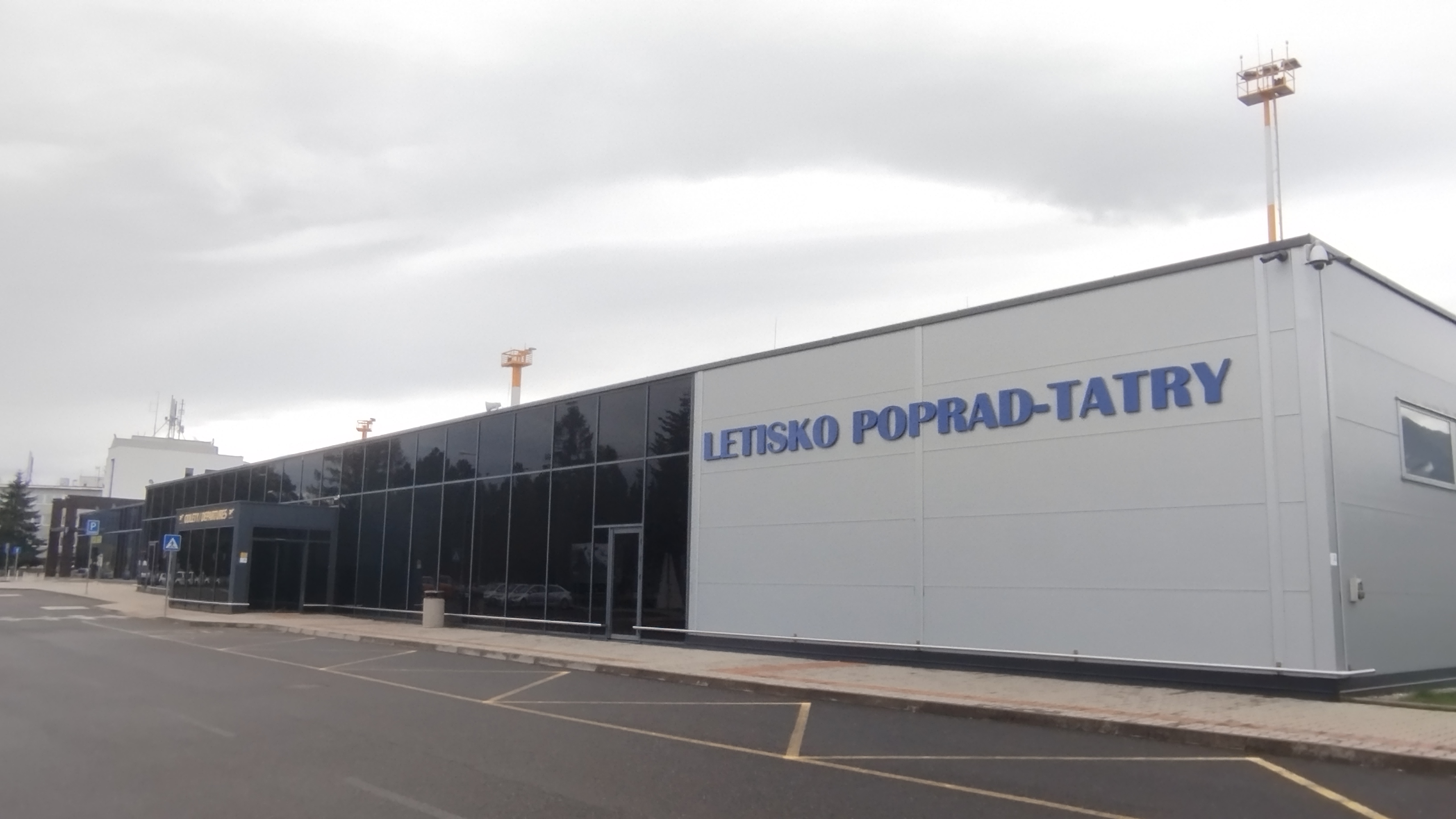 Z Popradu poletíte do zahraničia, ale do  Bratislavy zatiaľ nie