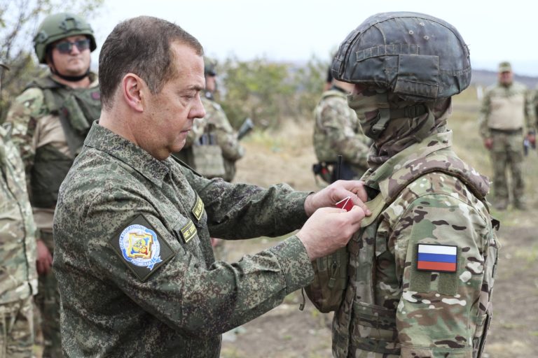 Rusko posiela do Kurskej oblasti svoju polovojenskú jednotku, ktorú sťahuje z Afriky