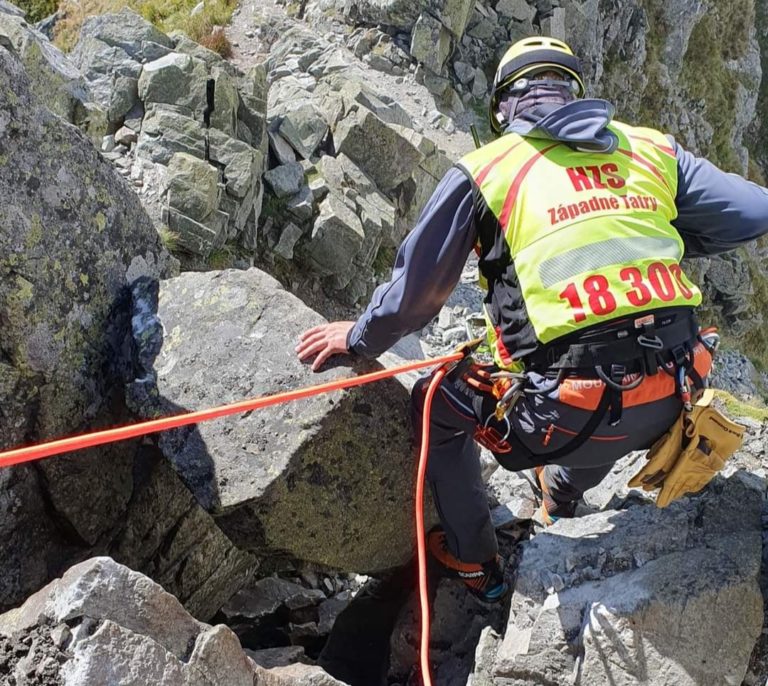 Záchranári neodporúčajú výstup na Tri kopy v Západných Tatrách. Foto: hzs.sk