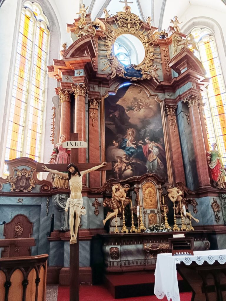 Do kostola v Banskej Štiavnici vrátili unikátny oltárny obraz