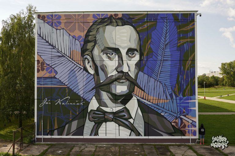 Galéria v meste muralov je bohatšia o portrét Štúrovca na škole