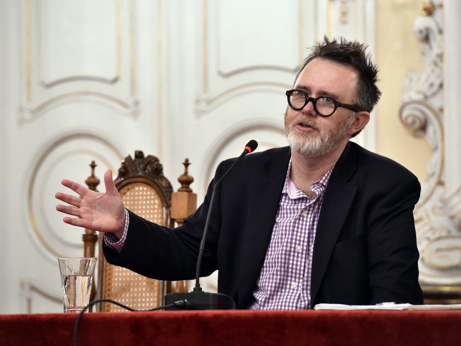 Rod Dreher 12. marca 2018 v Arcibiskupskom paláci v Olomouci predstavuje svoju knihu Benediktova cesta. Foto: Profimedia.sk