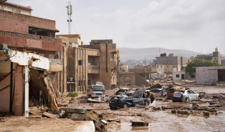 Počet obetí po záplavách v Líbyi vzrástol na 5 200. Podcenili sme to a presahuje to možnosti krajiny, vravia autority