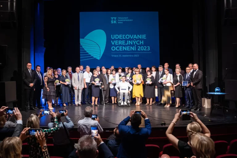 Päť desiatok osobností získalo ocenenie Trnavského kraja