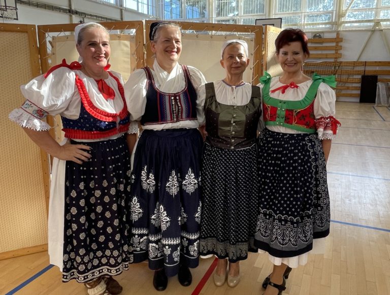 Slovenský deň kroja na Kaline v Prievidzi poukázal na kultúrne dedičstvo. Foto: tasr