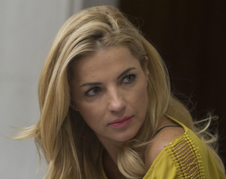 Z hĺbky duše odmietam akúkoľvek spojitosť s nálepkou dezinformátora, napísala Šimkovičová