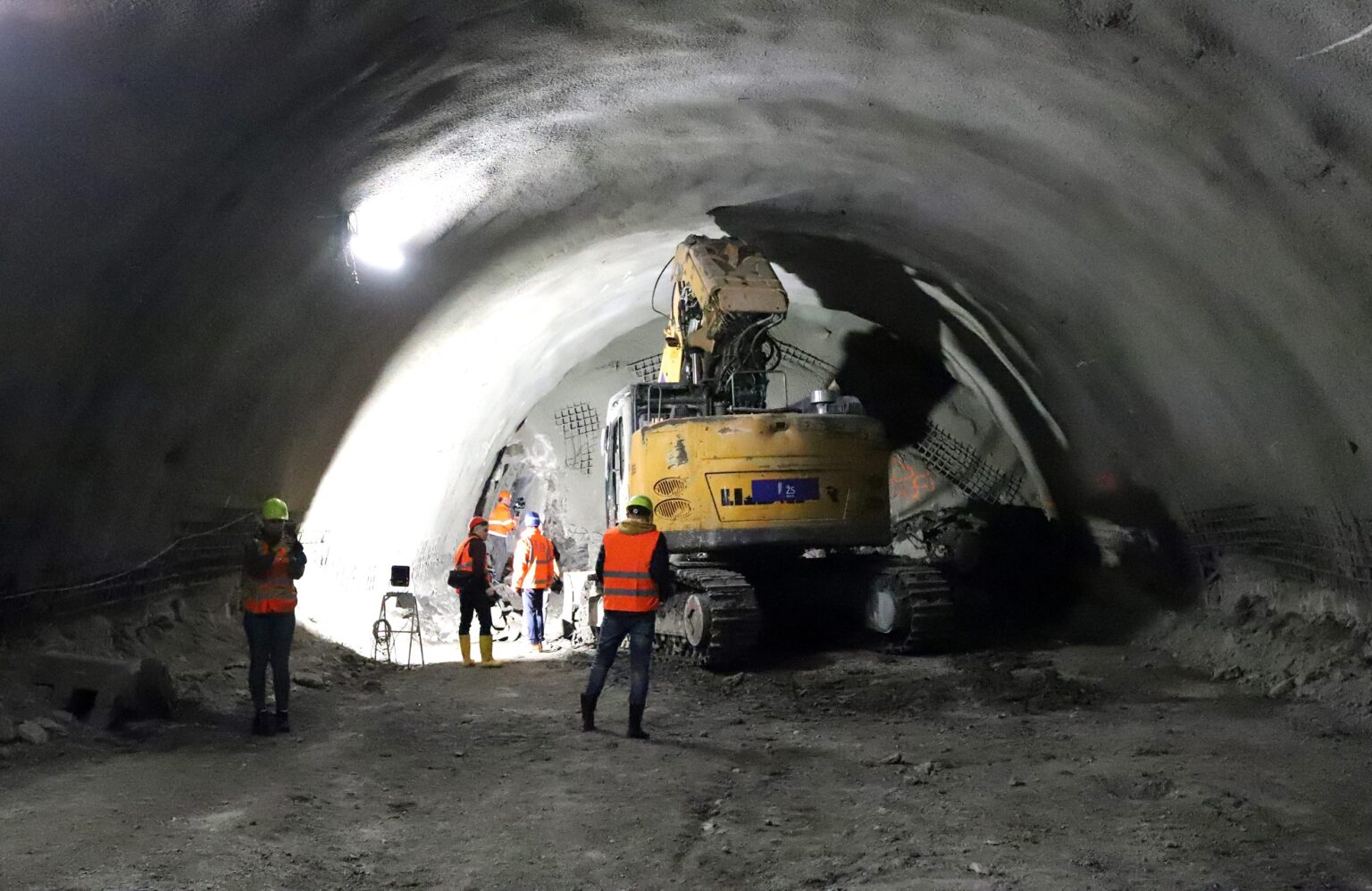 Slávnostné prerazenie tunela Čebrať, ktorý je súčasťou úseku D1 Hubová - Ivachnová, sa uskutočnilo v roku 2022. Foto: Ján Krošlák/TASR      