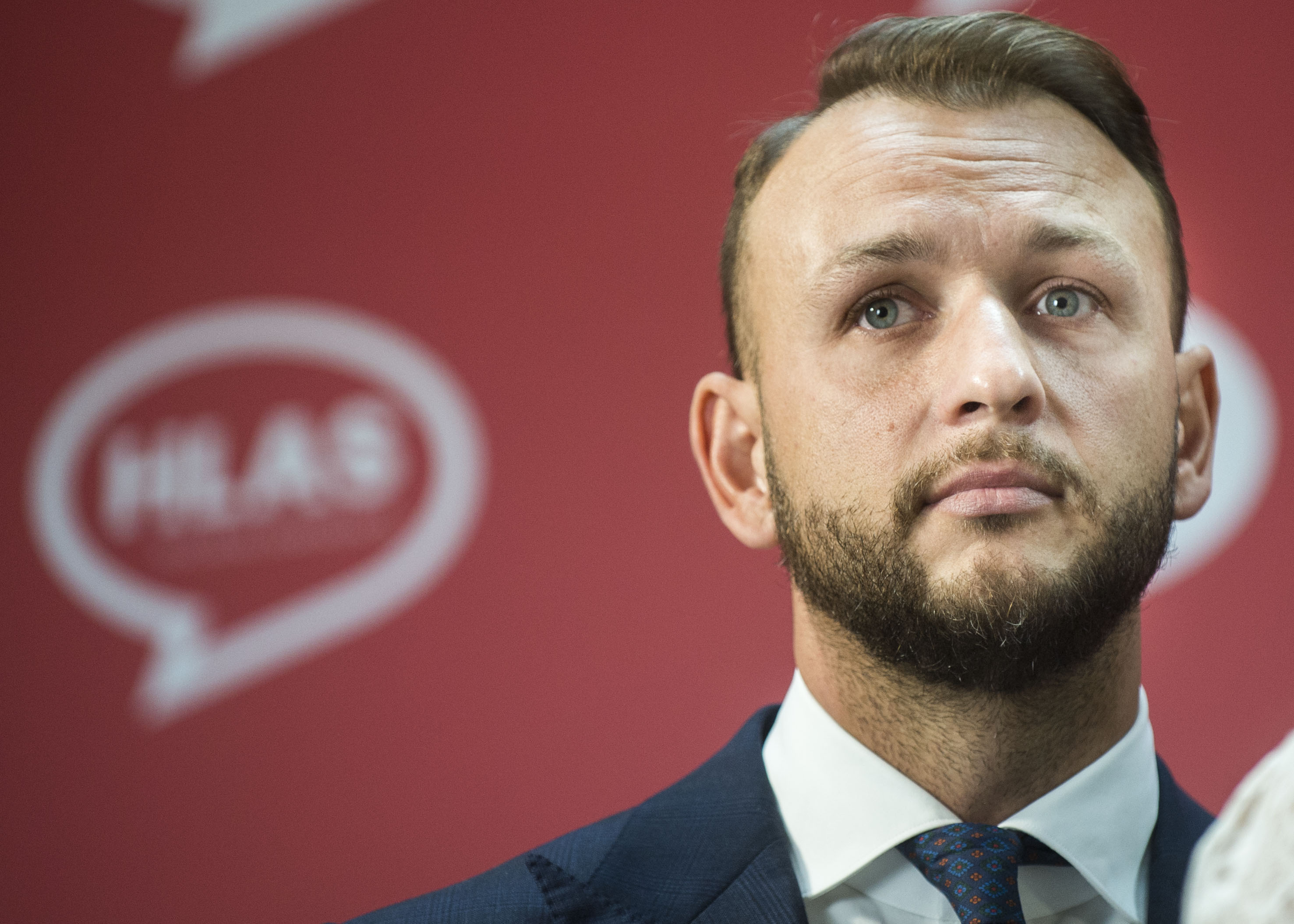 Šutaj Eštok: Kandidát vojny a Matovičov minister vojny vstúpil do PS