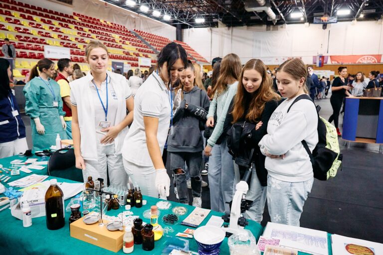 Na Burzu stredných škôl prišlo vyše 900 žiakov