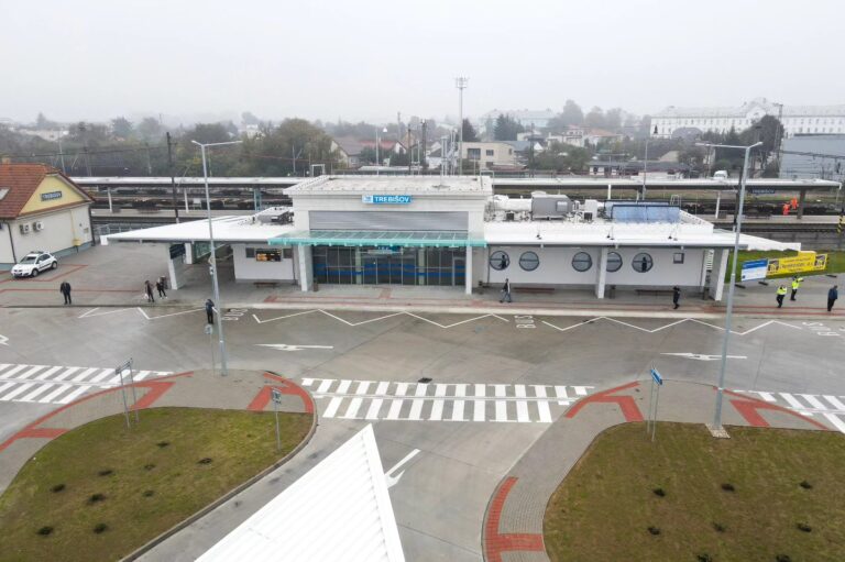 V Trebišove zmodernizovali autobusovú a železničnú stanicu