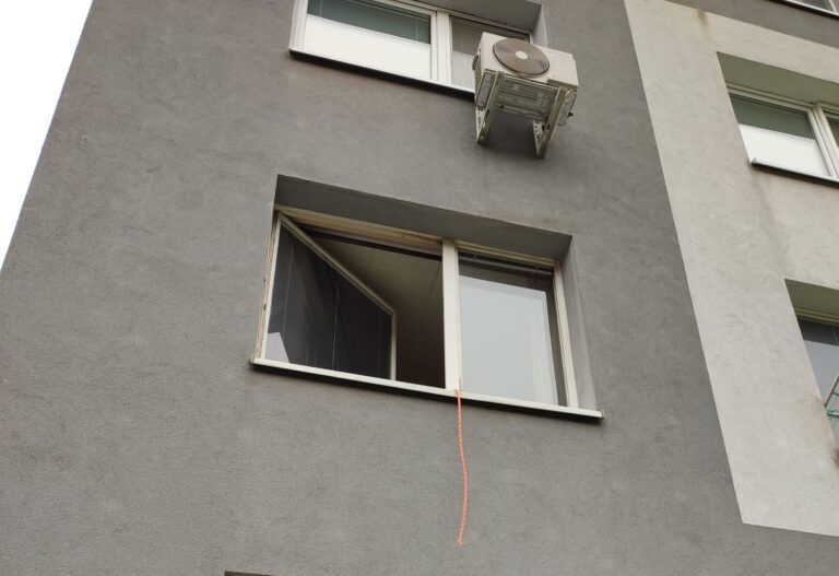 Ďalší krušný deň v Bratislave. V Ružinove strieľal muž po susede