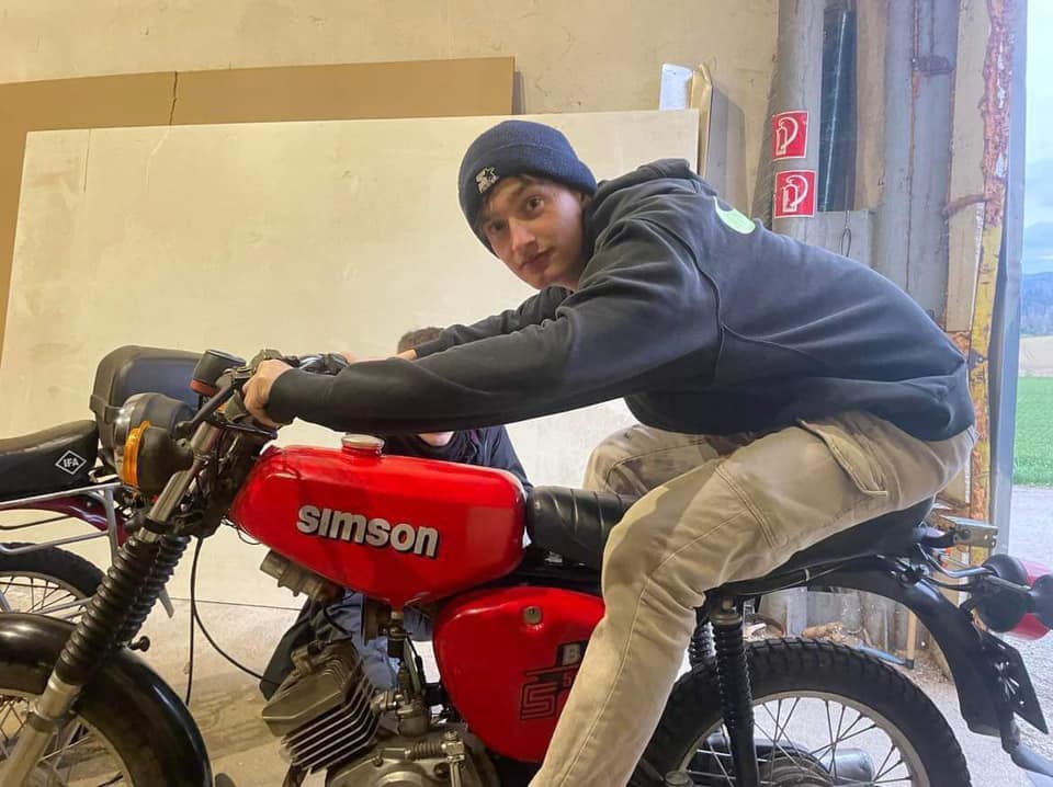 Radosť, ktorá sa nedá opísať. Vážne zranený Adam sa prebral z umelého spánku