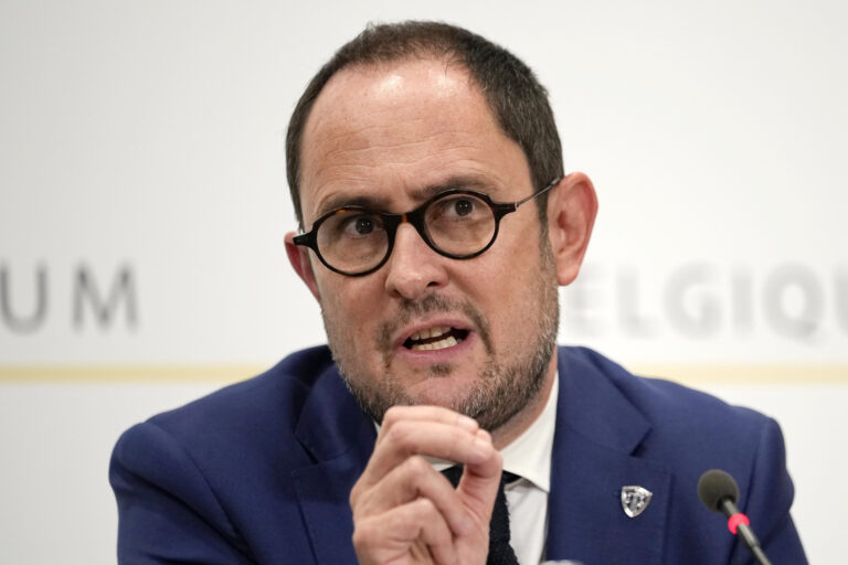 Belgický minister spravodlivosti Vincent Van Quickenborne počas tlačovej konferencie v utorok 17. októbra 2023 v Bruseli. Foto: TASR/AP