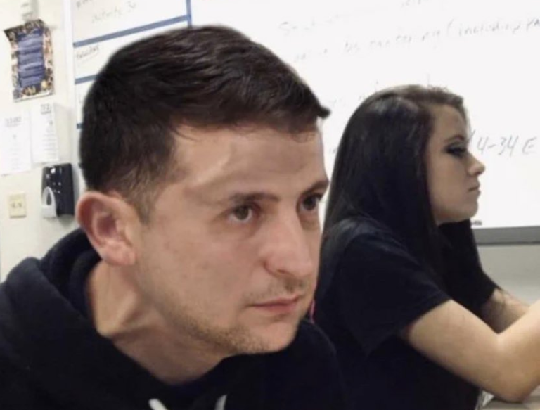 Musk zverejnil meme so Zelenským. Na oplátku ho zobrazujú aj ako Putinovho psa