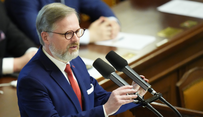 Fiala bude opozícii musieť vysvetliť jeho "zabudnutý milión" a podozrenie z prania špinavých peňazí