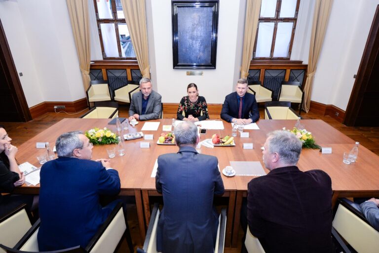 FOTO: Dvaja primátori sa stretli v meste piva. Rozprávať sa prišli o medzinárodnej spolupráci