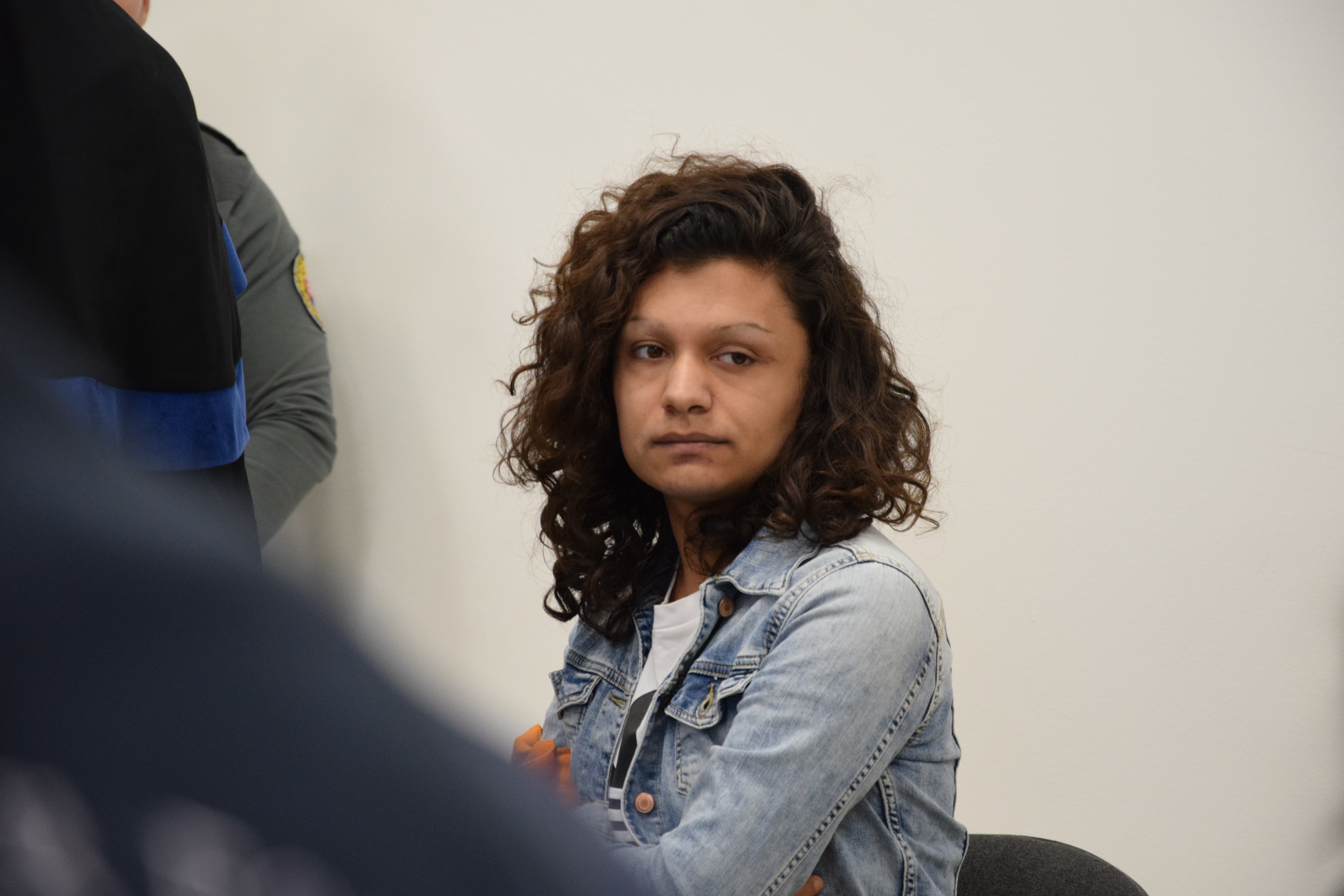 VIDEO: Padol verdikt v kauze transsexuála Kima. Nerozumel rozsudku a kričal na sudcu