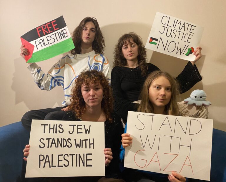 Thunbergová štrajkuje na podporu Palestíny. Príspevok zmazala pre plyšovú chobotnicu a antisemitizmus
