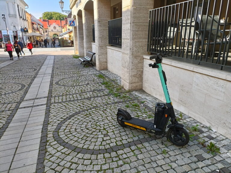 Elektrické kolobežky: Efektívna doprava alebo smrtiaca zbraň mestskej džungle?