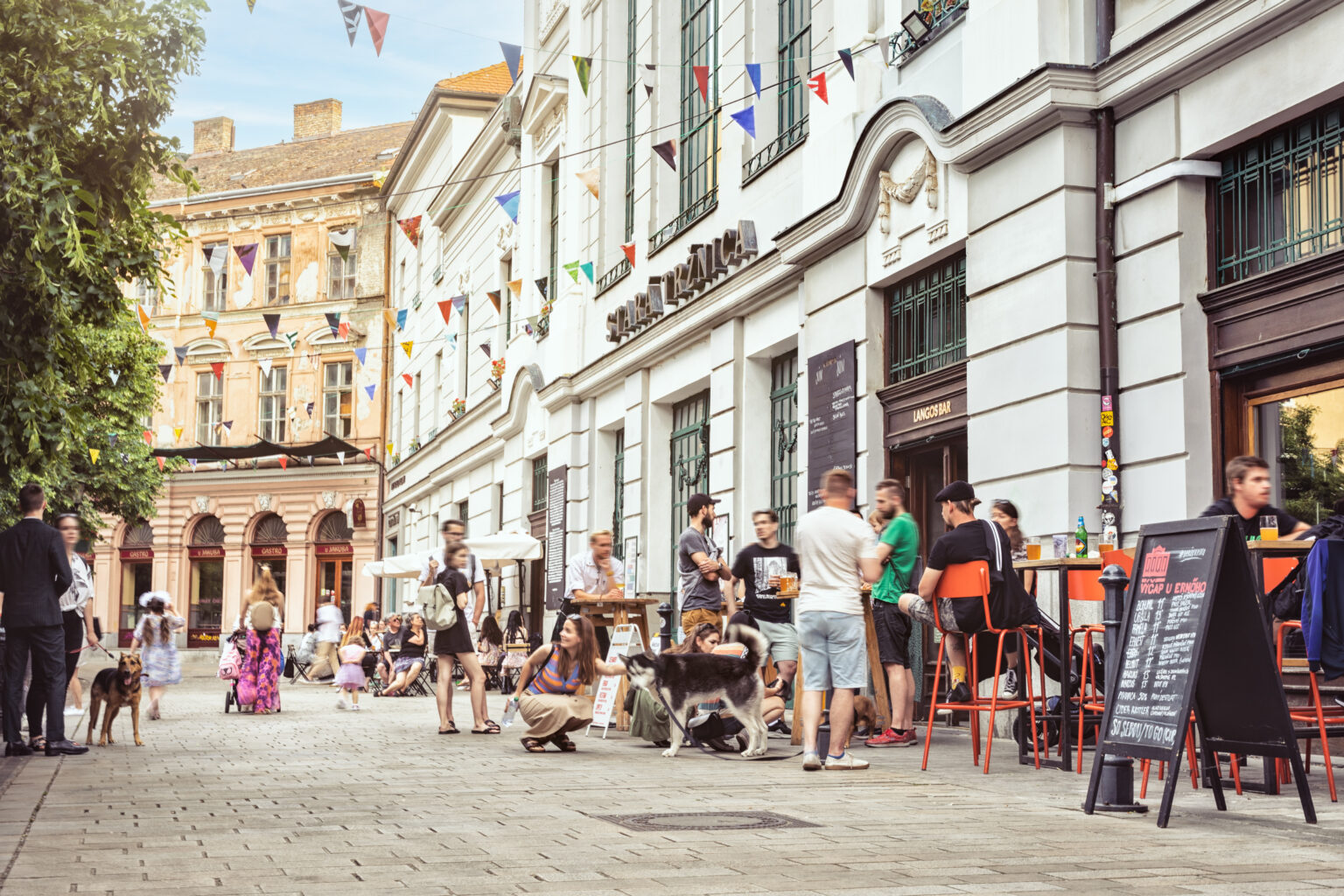 Centrum mesta je vždy plné nielen Bratislavčanov, ale aj turistov zo zahraničia. Foto: BTS.
