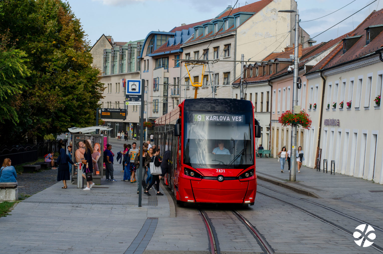 Cestujúci môžu v testovacej jazde vyskúšať novú električku. Foto: Dopravný podnik Bratislava.