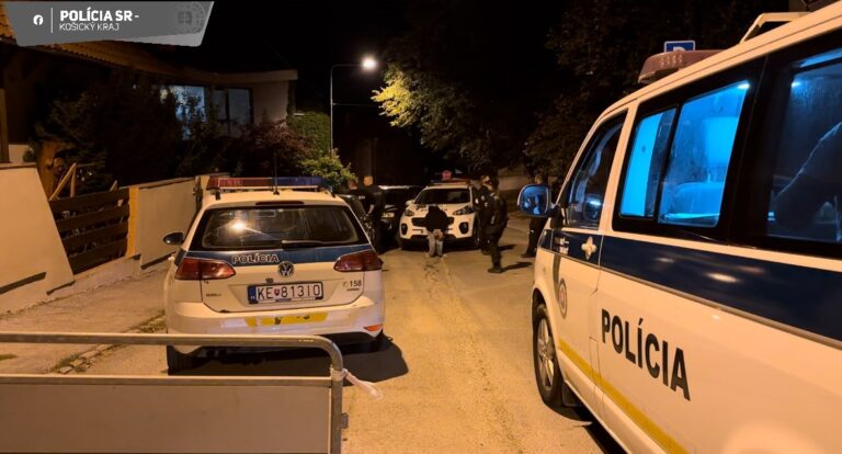 Počas nočnej naháňačky v Košiciach bolo poškodených päť áut, vodič ohrozil aj chodcov