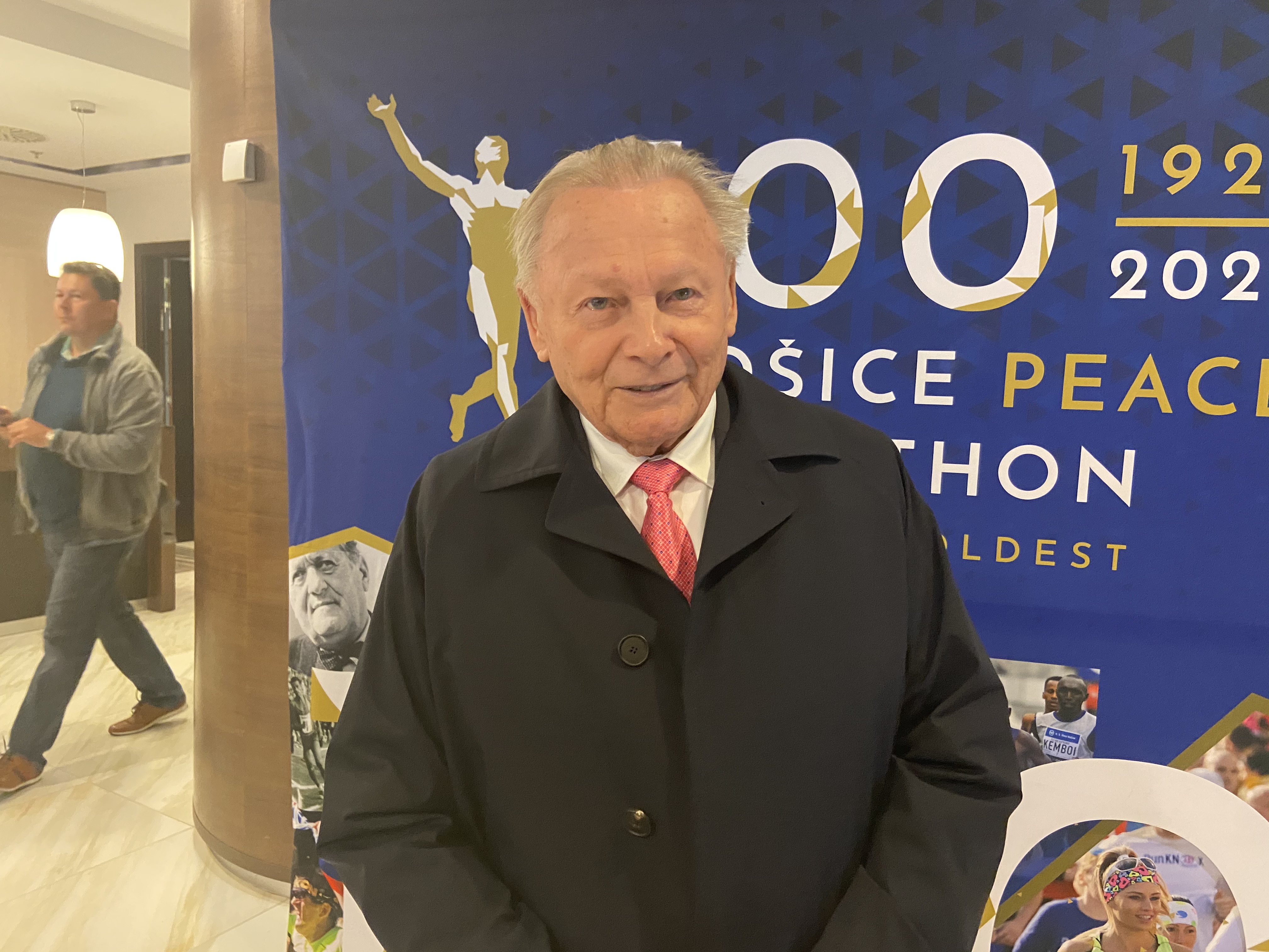 Bol druhým slovenským prezidentom. Rudolf Schuster sa dožíva 90 rokov