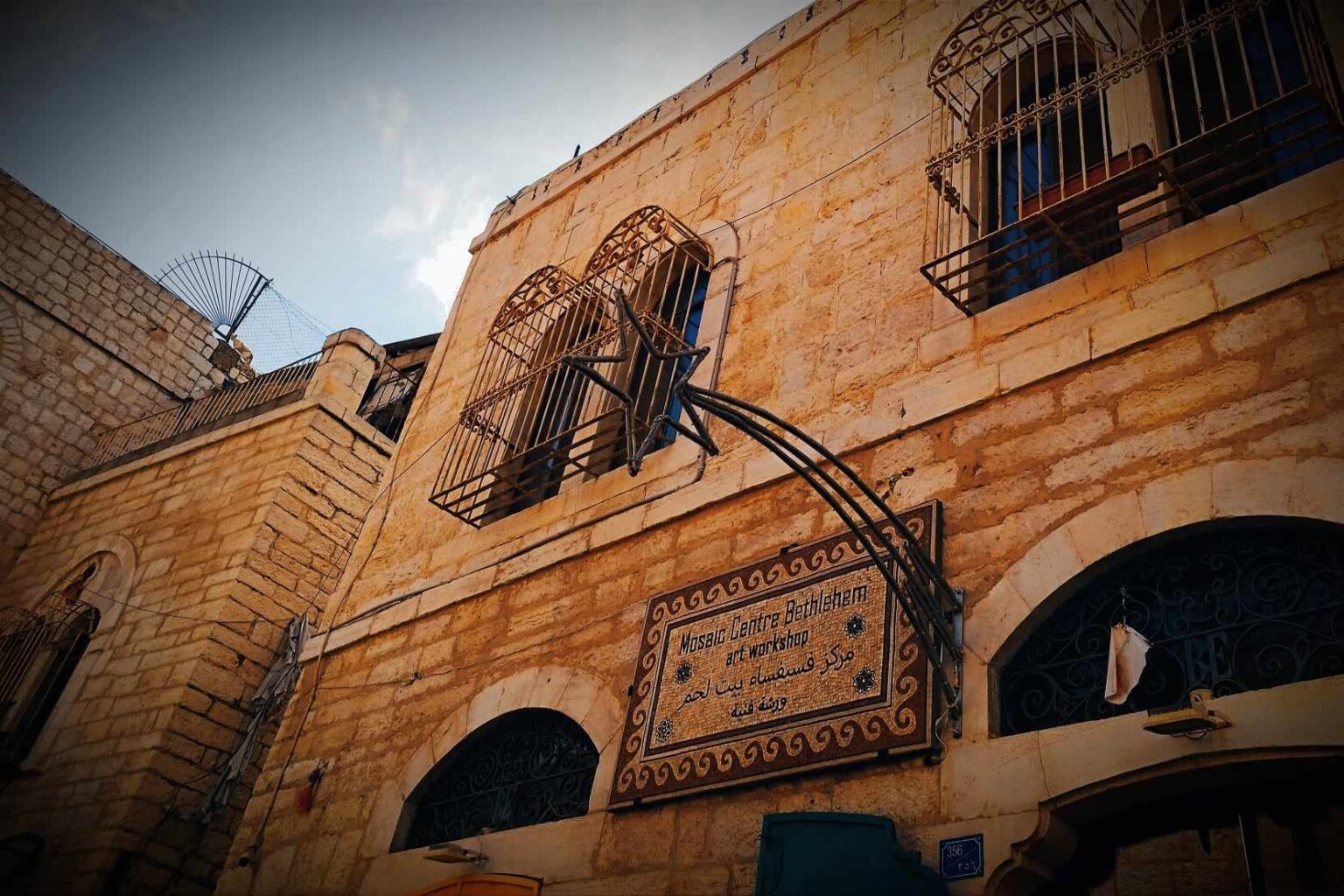 Slováci ušli z Izraela v pravý čas. Neďaleko miesta ich pobytu dopadli rakety. Foto: DM