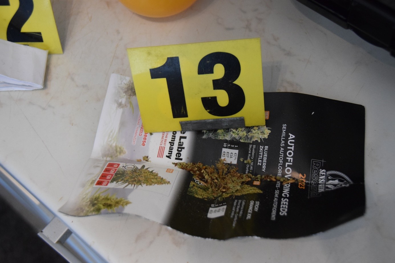 Vo Zvolene zadržali priekupníka s vyše kilogramom marihuany