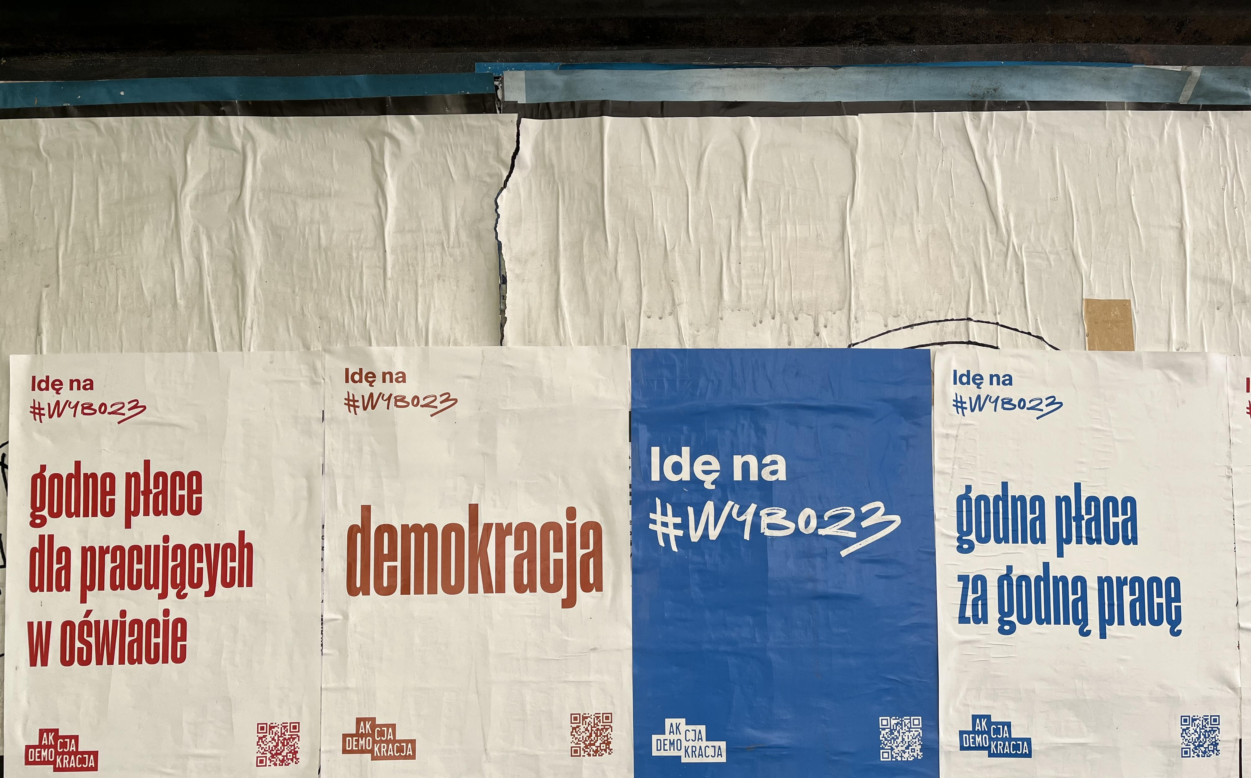 O novej poľskej vláde rozhodnú menšie strany. Poliaci v nedeľu okrem volieb hlasujú aj v referende