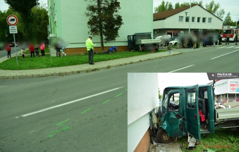 V Detve skončil nákladiak v bytovke, vodič bol opitý