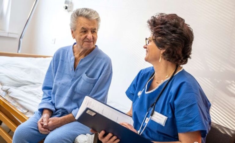 Jesenná depresia najviac ohrozuje seniorov a osamelých ľudí. Odborníčka radí, čo s tým