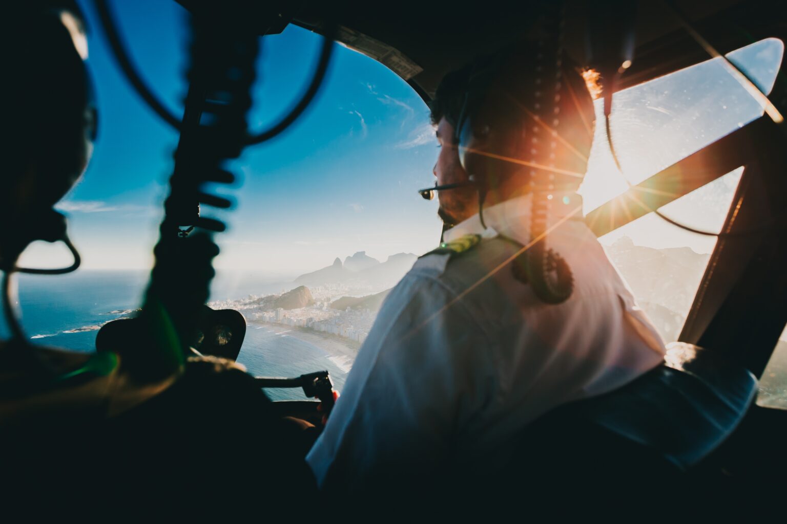 Profesia pilota patrí k TOP 10. Ilustračná foto: Matheus Bertelli / pexels.com