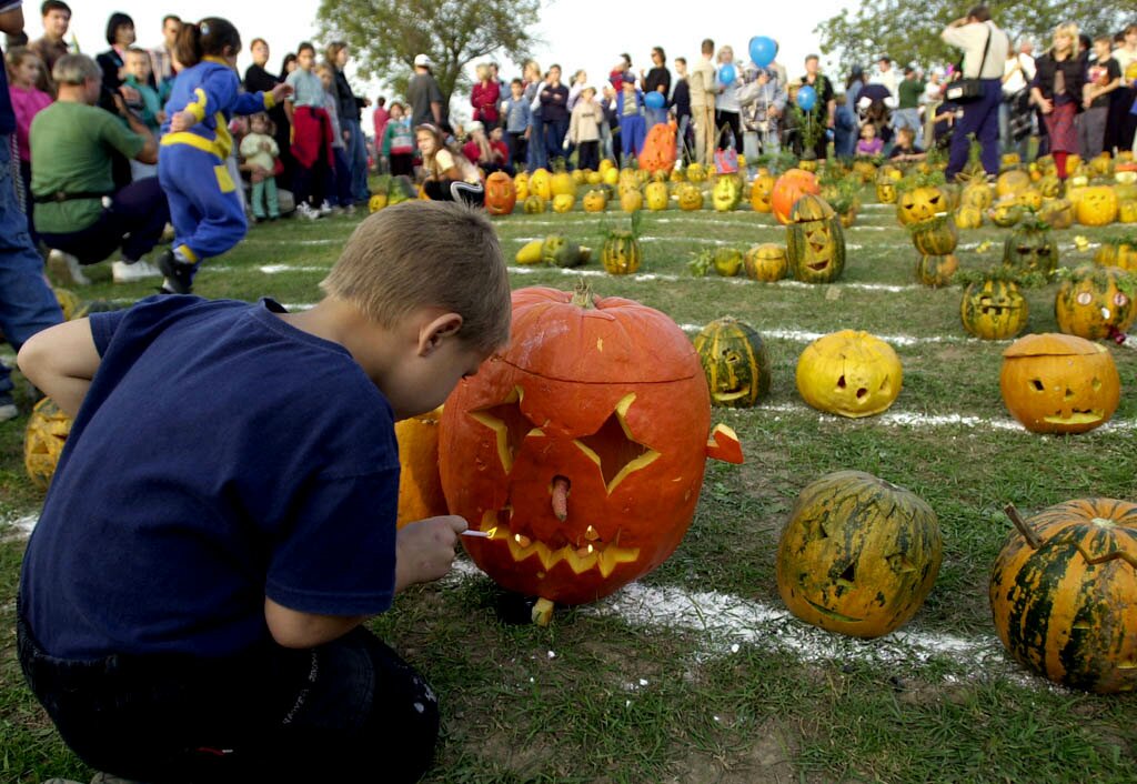 Trenčiansky hrad zaplavia vyrezávané tekvice. Príďte vytvoriť kráľovstvo svetlonosov aj vy