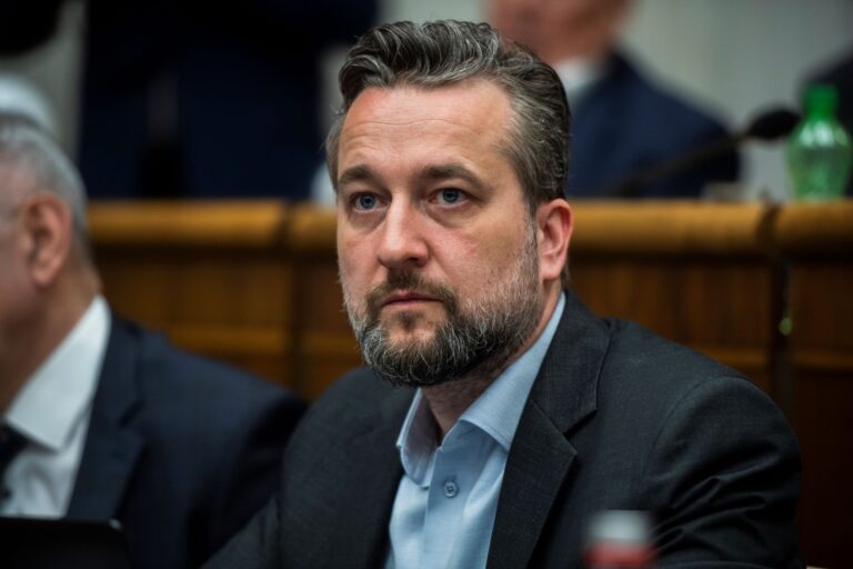 Slovenskí europoslanci sa sporia o prístup EÚ k Turecku