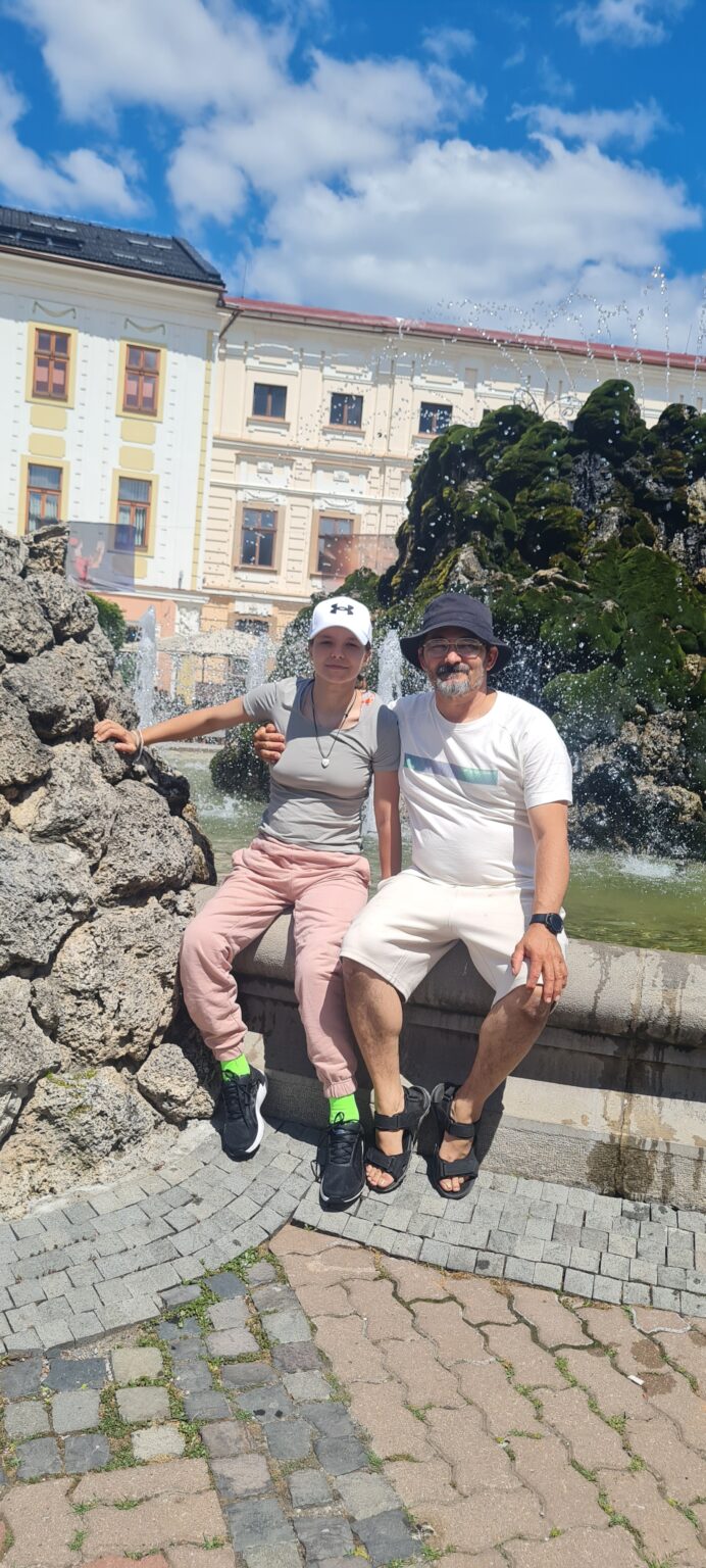 Študentka policajnej akadémie Michaela Hozáková so svojím otcom Igorom. Foto: archív rodiny Hozákovcov