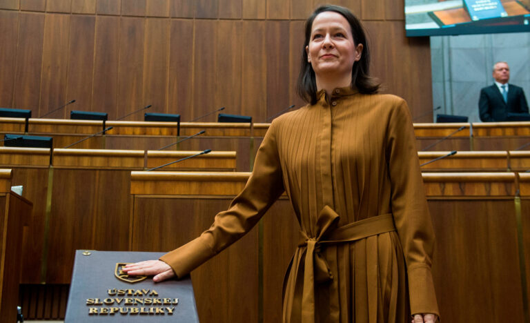 Vážené poslanectvo. Poslankyňa Progresívneho Slovenska oslovila parlament rodovo neutrálne