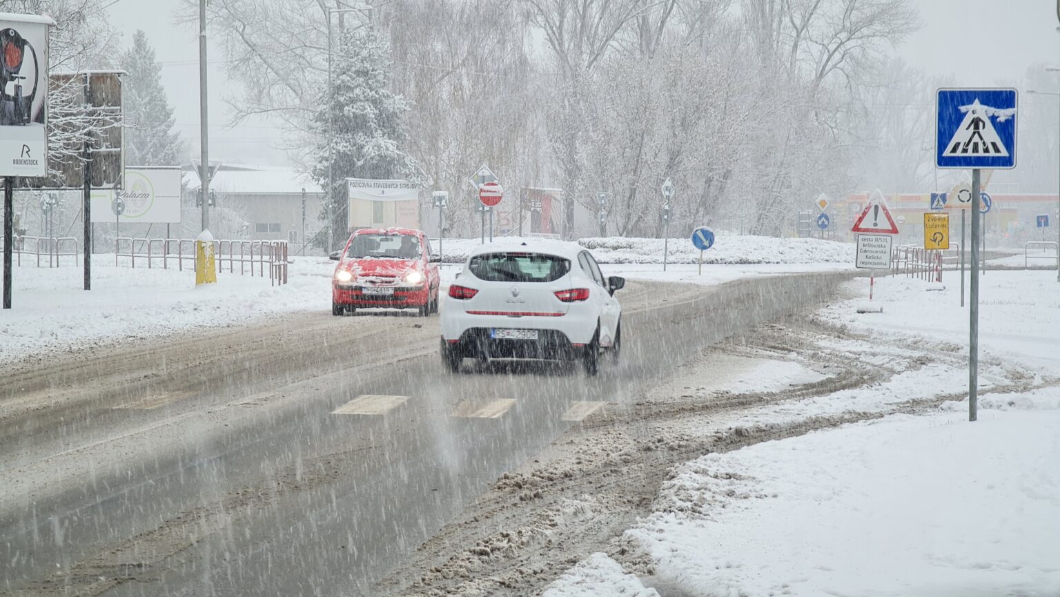 Zasnežená cesta. Foto: Branislav Caban
