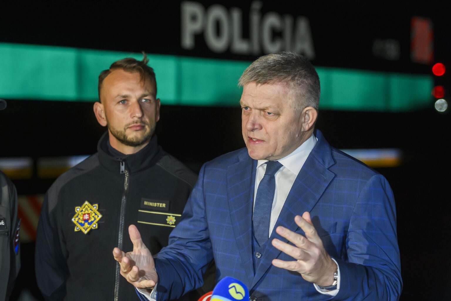 Matúš Šutaj Eštok a Robert Fico. Foto: Jaroslav Novák/TASR
