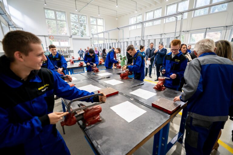 FOTO: Žiaci sa učia praktickou formou, rozvíjajú aj svoje fyzické zdatnosti