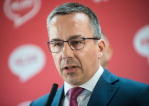 Dôchodky podľa ministra Erika Tomáša: matkám s deťmi zobrať, bohatým a bezdetným pridať