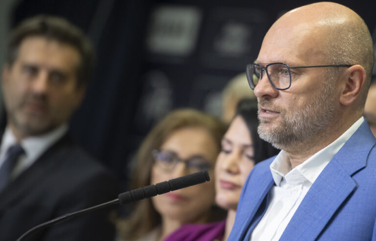 Drahšie hypotéky majú podľa Sulíka jednoduché riešenie, ponúka sa prísľub bánk